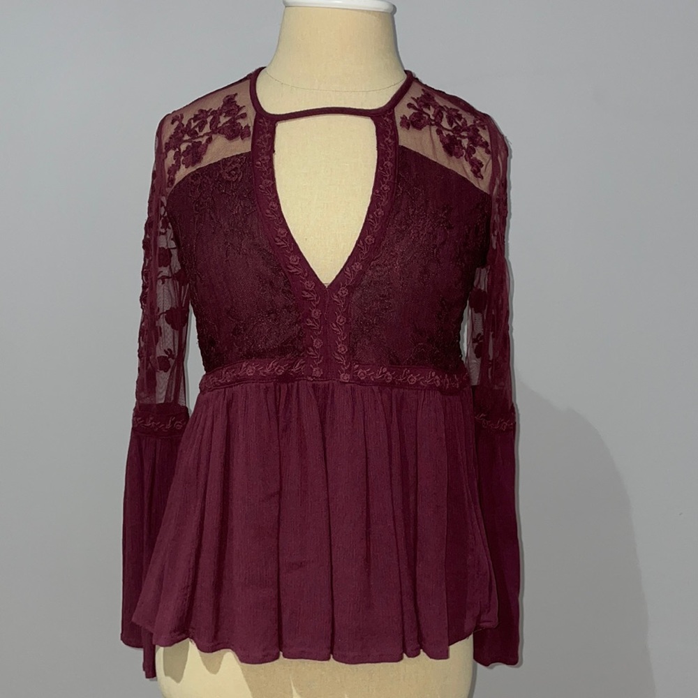 Maroon long sleeve flowy lace top